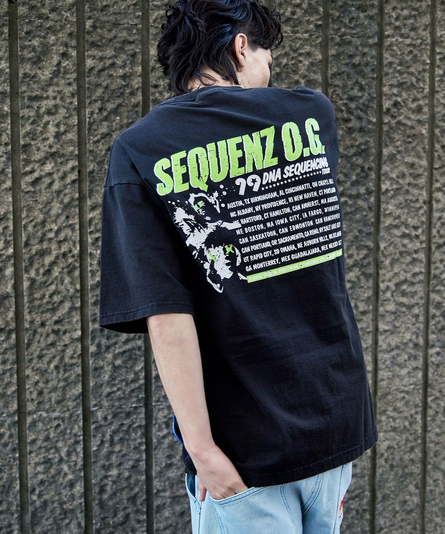 【SEQUENZ】TOUR FADE S/S TEE / 半袖Tシャツ クルーネック ブランドロゴ ツアーT バックプリント ハードバイオ